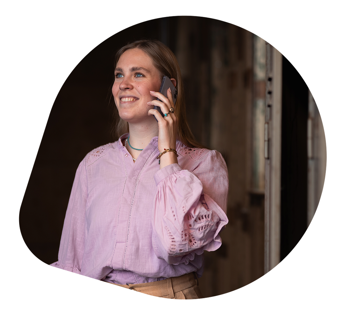DSC02429 Innovatiehub Femke Loogisch Druppelvorm vrijstaand afbeelding en druppel gespiegeld